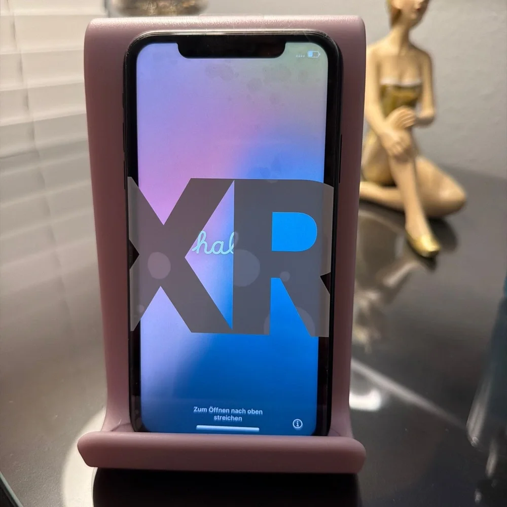 Apple XR smartphone 128GB Black